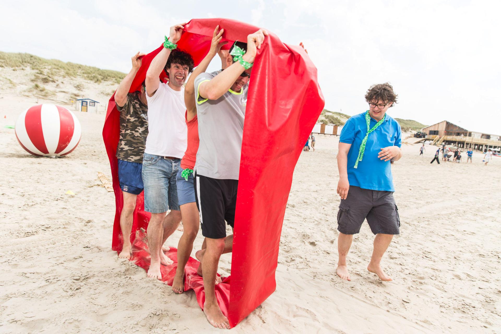 Sfeerimpressie van een onvergetelijke incentive reis naar de kust (Reizen Verdienen Zichzelf Dubbel En Dwars Terug)