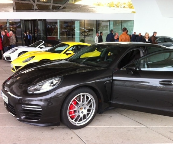 Sfeerimpressie van een onvergetelijke bedrijfsreis naar Porsche Stuttgart