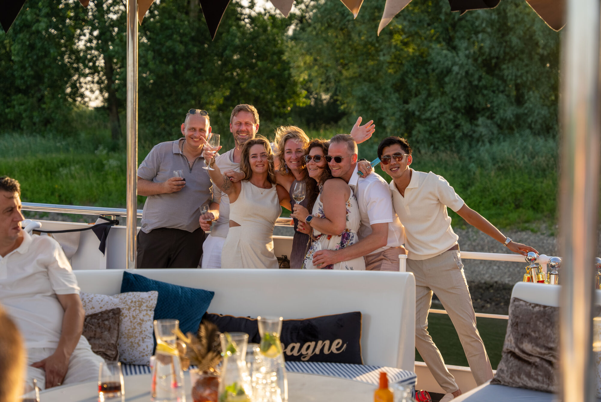 Personeelsfeest op een boot