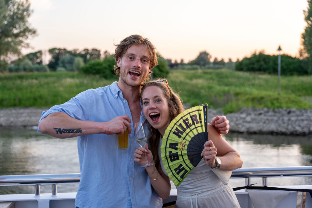 Personeelsfeest op een boot