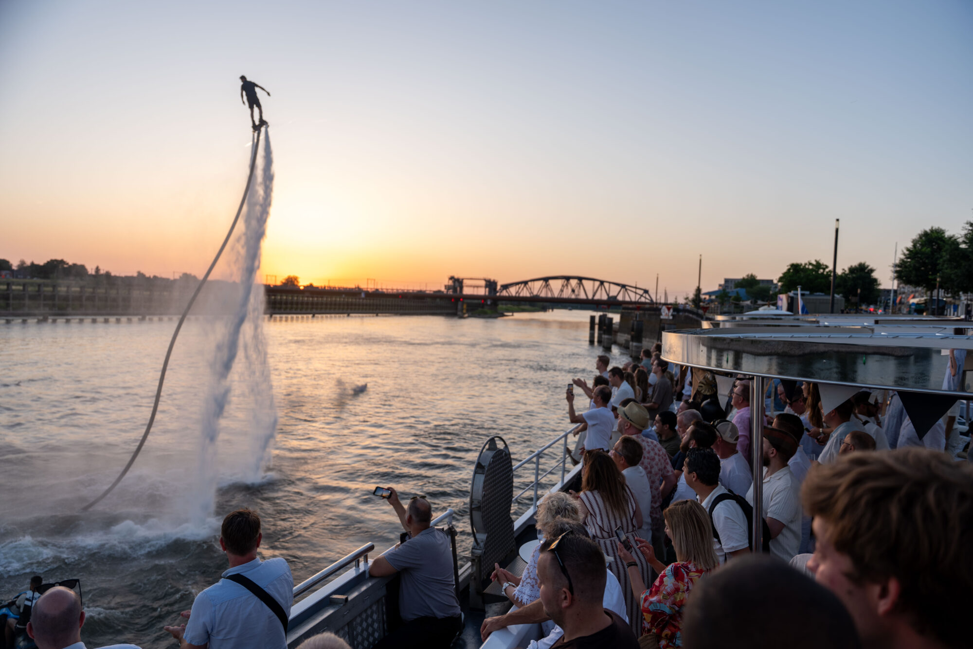 Personeelsfeest op een boot